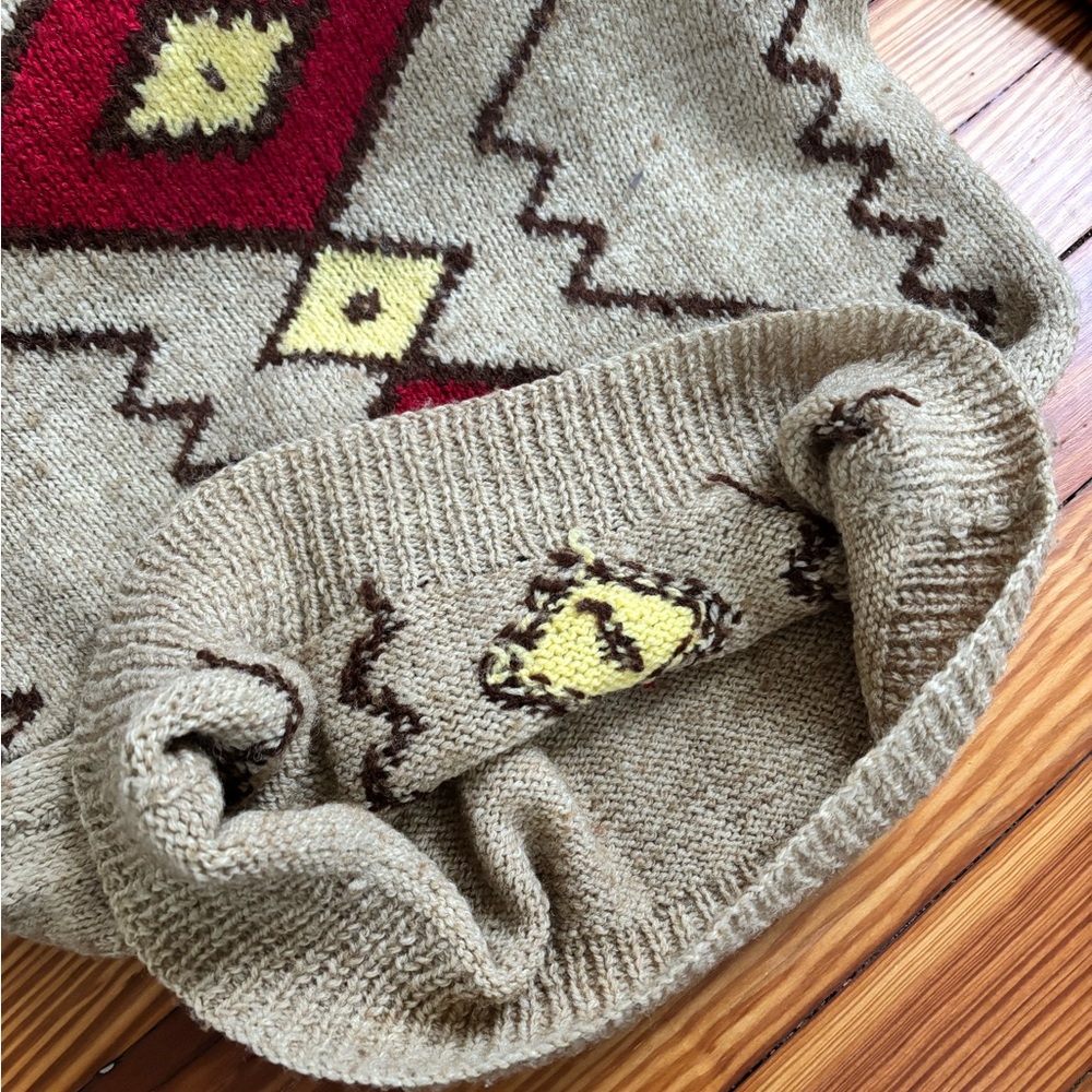 Handmade Pattern Sweater - Picture 3 of 4